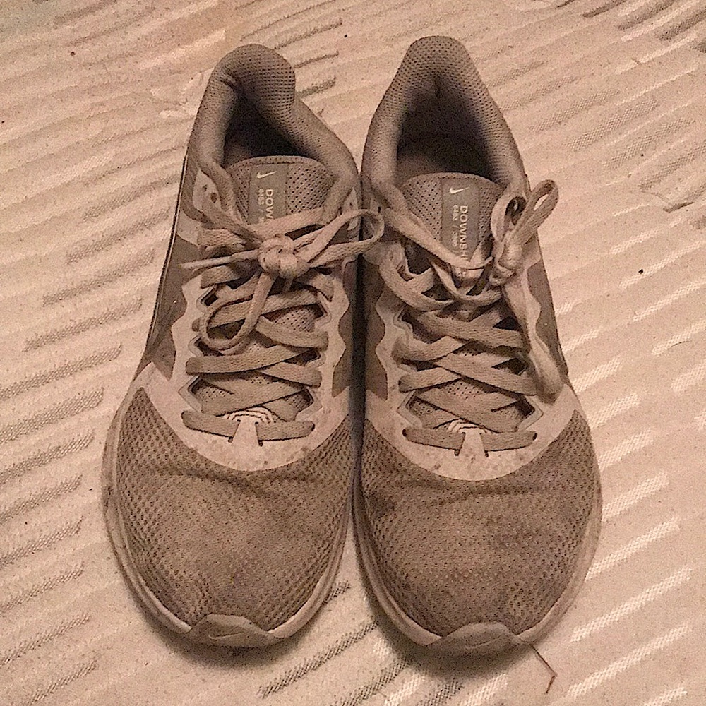 Nike - Size 8 - EUR 39 - cm 25 - BR 37.5 - CN 250 (2.5)